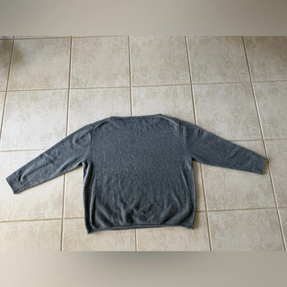 Urban Outfitters Kimchi Blue NWOT Grey Sweater - size large - Picture 3 of 5
